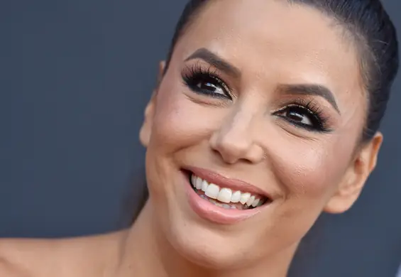 44-letnia Eva Longoria pokazuje się w bikini 10 miesięcy po porodzie i wprawia nas w zachwyt