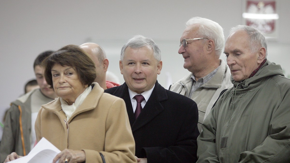 - Stan Jadwigi Kaczyńskiej mogę ocenić jako bardzo ciężki - powiedział doktor Wojciech Lubiński, rzecznik Wojskowego Instytutu Medycznego i prezydencki lekarz.