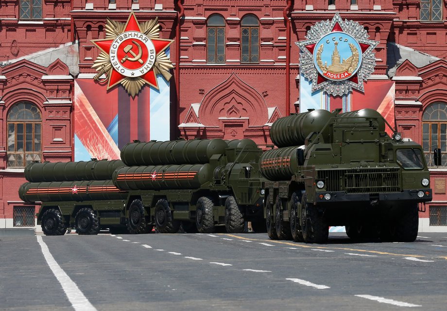 Russian S-400 Triumph medium-range and long-range surface-to-air missile systems drive during the Victory Day parade, marking the 71st anniversary of the victory over Nazi Germany in World War Two, at Red Square in Moscow, Russia, May 9, 2016.