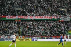 Kibice Legii Warszawa murem za Janem Pawłem II [FOTO]