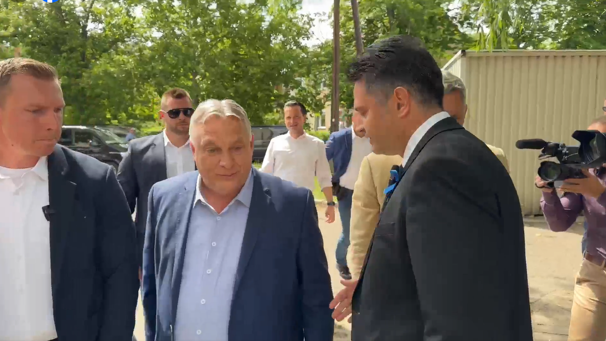Összefutott egy rendezvényen Márki-Zay Péter és Orbán Viktor: bizarr jelenetsor játszódott le  – videó