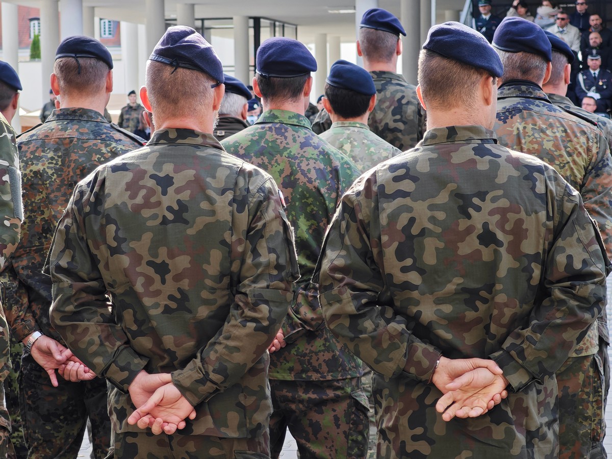 Co Polacy zrobiliby w razie wojny? Jest nowy sondaż