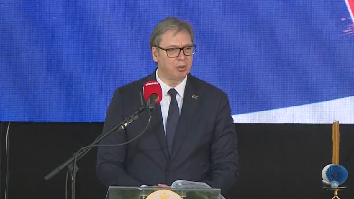 Aleksandar Vučić, Donja Gradina