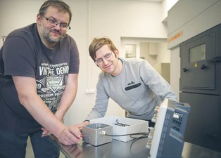 Laserowy czujnik sprawdzi, czy można bezpiecznie używać drukarek 3D