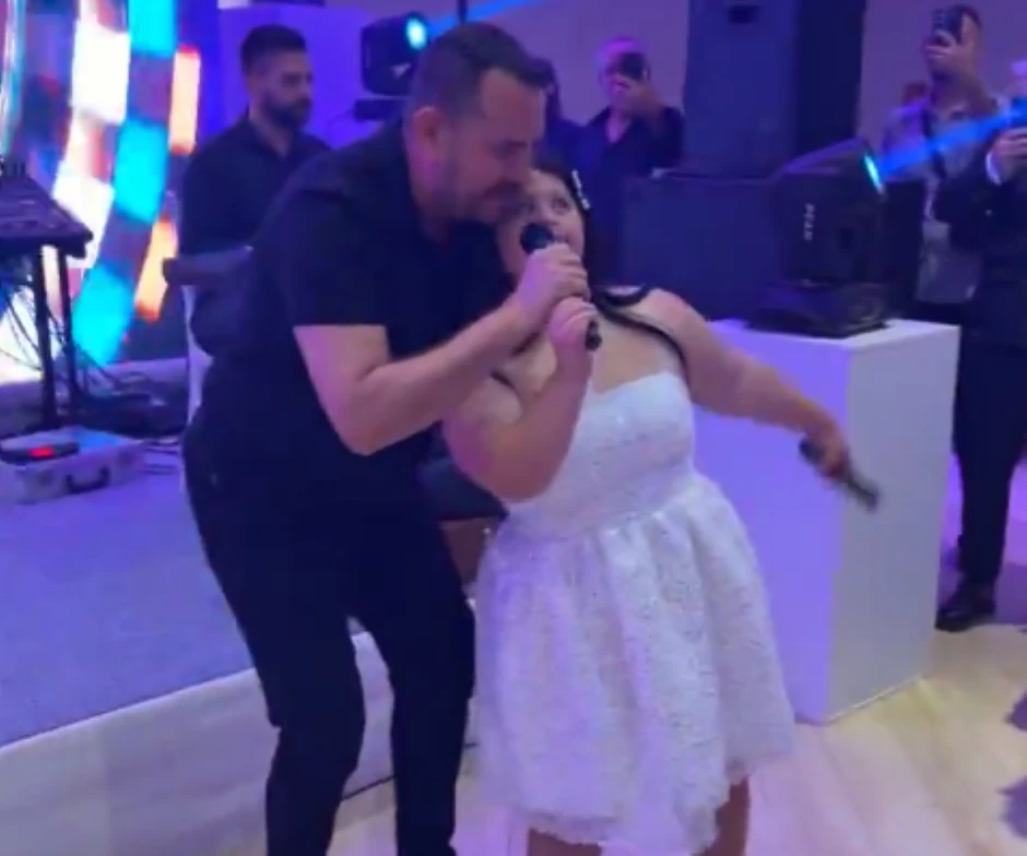 Sara Bero proslavila ćerkama rođendan