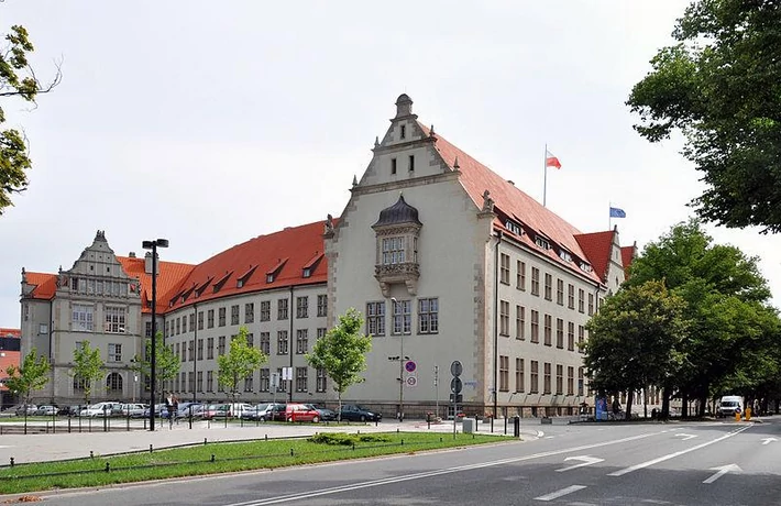 944. Politechnika Wrocławska