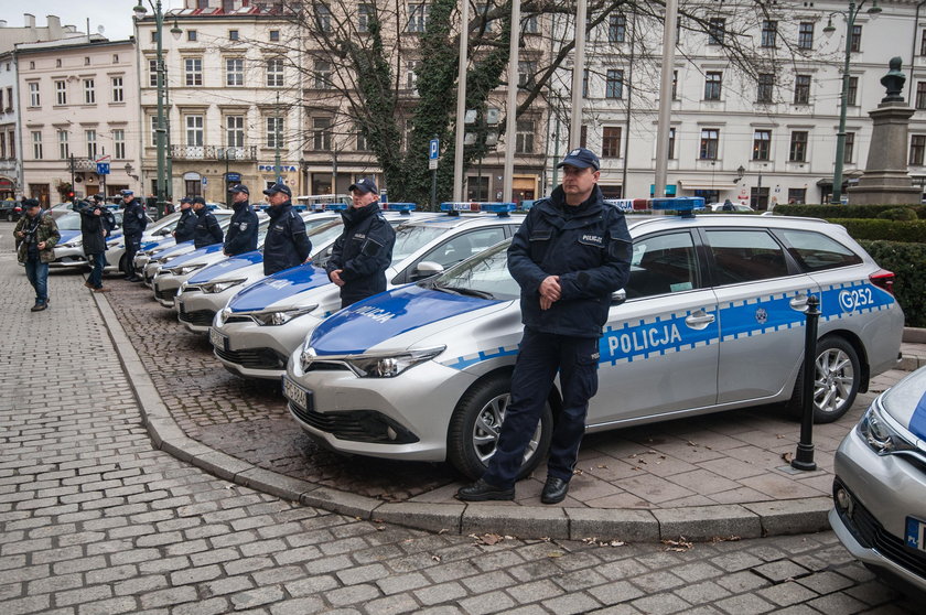 Nowe radiowozy policjantów z Krakowa