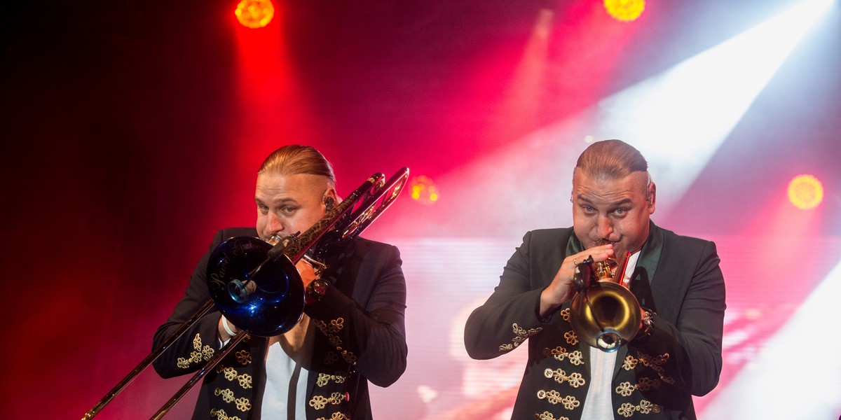 Na scenie Polsat SuperHit Festiwal 2021 wystąpi m.in. zespół Golec uOrkiestra. 