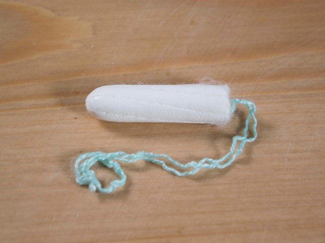 Otvorila je tampon i imala je šta da vidi