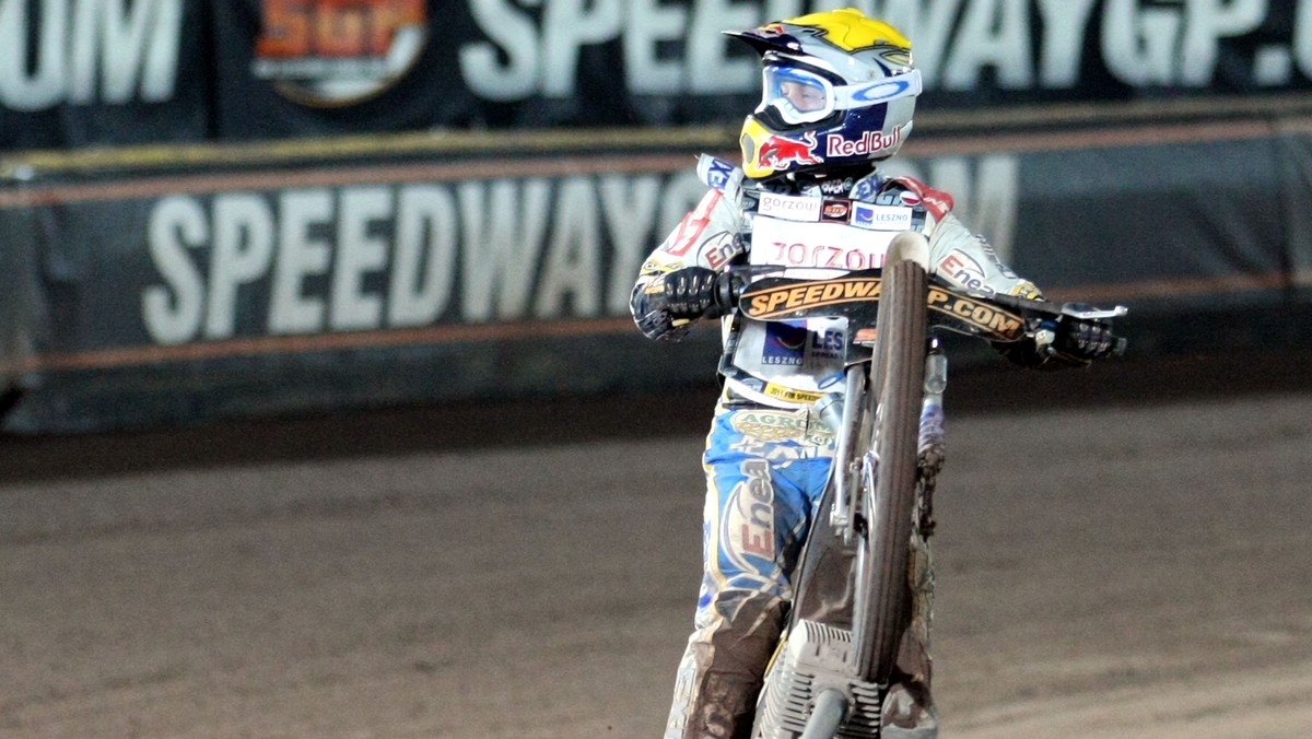 Tai Woffinden jest bliski wywalczenia pierwszego w karierze tytułu indywidualnego mistrza świata w jeździe na żużlu. Brytyjczyk na trzy turnieje przed końcem zmagań ma trzy punkty przewagi nad Emilem Sajfutdinowem, ale Rosjanin nie wystąpi w sobotniej Grand Prix Słowenii z powodu kontuzji.