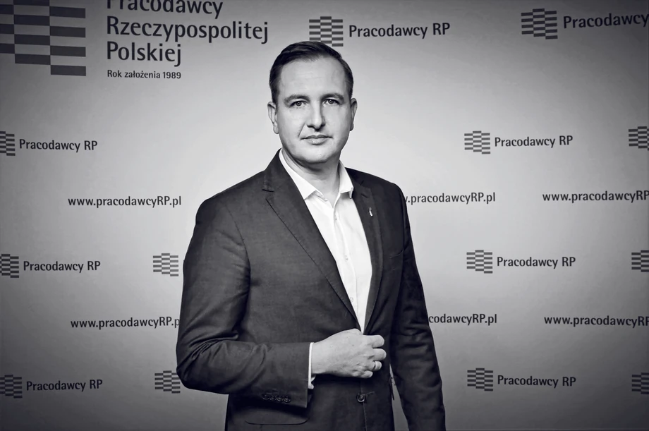 Standardy sprawozdawczości de facto będą dotyczyć wszystkich, nie tylko podmiotów zobowiązanych z mocy prawa do raportowania już za 2024 rok – mówi Bartosz Sowier, dyrektor Departamentu Analiz i Legislacji Pracodawców RP.