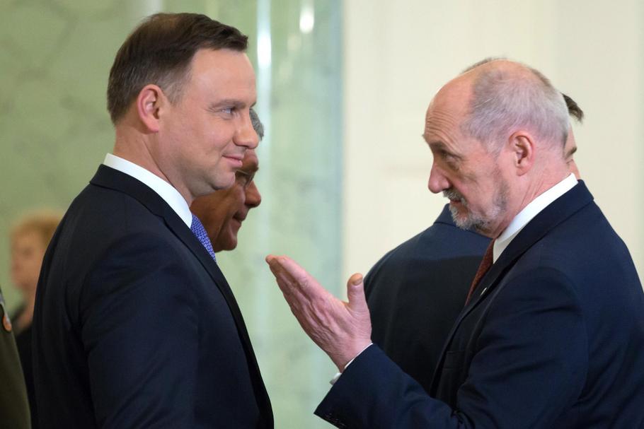 Andrzej Duda rozmawia z Antoni Macierewicz