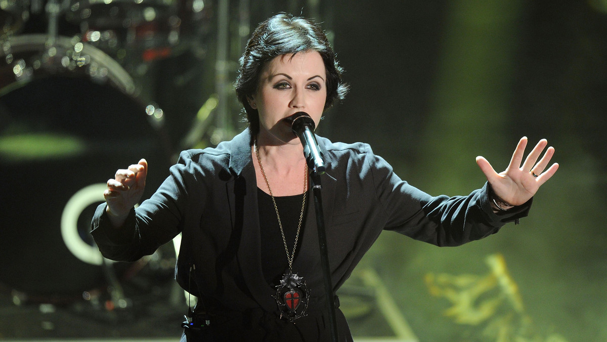 Jeszcze w tym roku do sklepów trafi jubileuszowa edycja debiutanckiego albumu The Cranberries "Everybody Else Is Doing It, So Why Can't We?" - zapowiedzieli członkowie grupy. Wkrótce potem ukaże się również album z nowymi piosenkami, nagranymi ze zmarłą w styczniu wokalistką grupy Dolores O'Riordan.