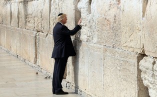 Media: Trump dokonał "resetu" na Bliskim Wschodzie [ANALIZA]