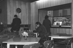 "Bukiet dla pana z jednym jajem!". QUIZ o barach mlecznych PRL. Komplet punktów dla smakoszy