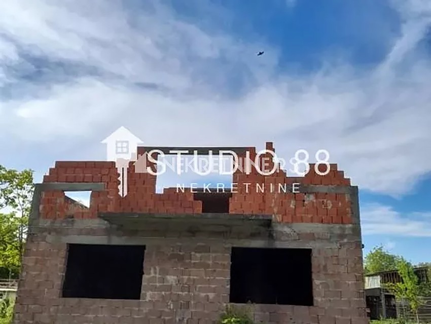 Okolno mesto, Perlez