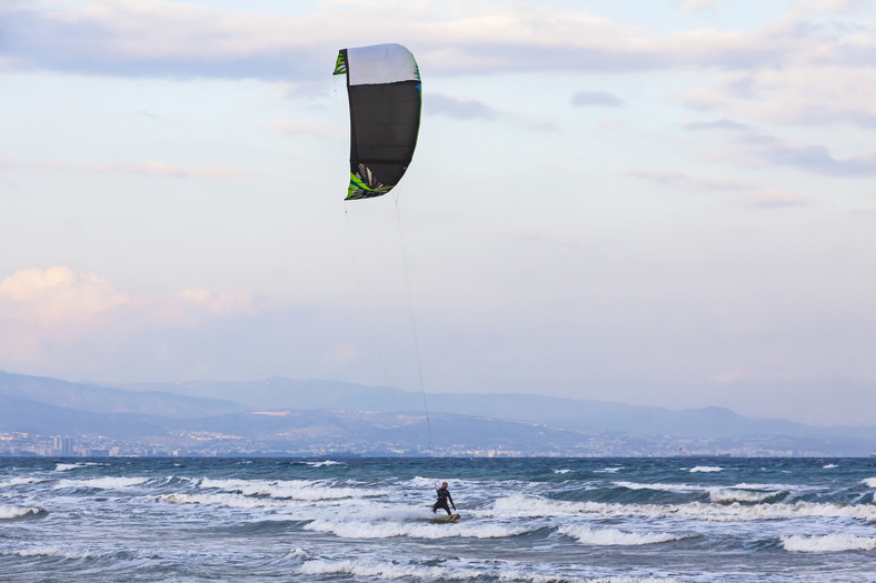 Kitesurfing