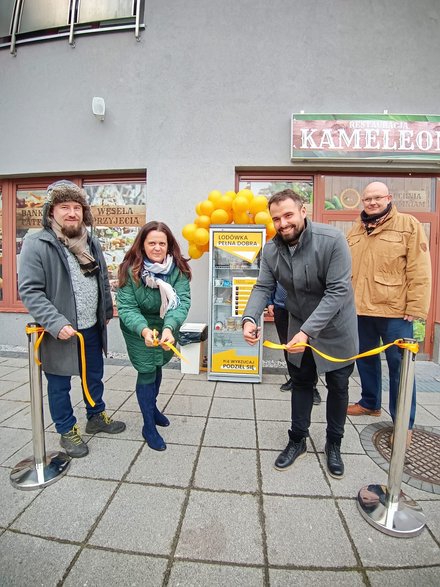 W Tychach przy ul. Uczniowskiej pojawiła się Lodówka Pełna Dobra - 05.12.2022 - autor: Rada Miasta Tychy