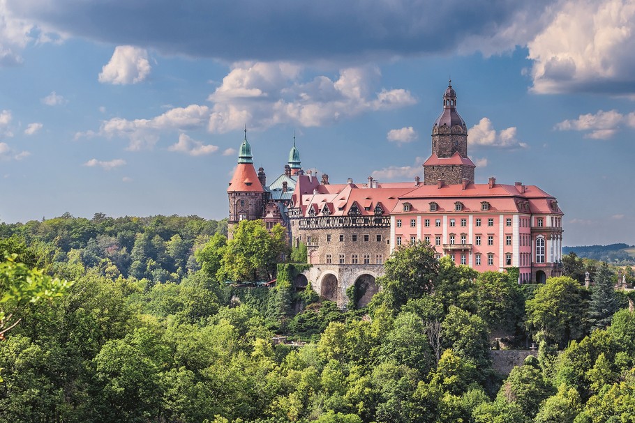 Zamek Książ. Perła Dolnego Śląska, jeden z największych zamków w Europie, kryje wiele tajemnic, które można odkrywać m.in. podczas organizowanego tu letniego festiwalu