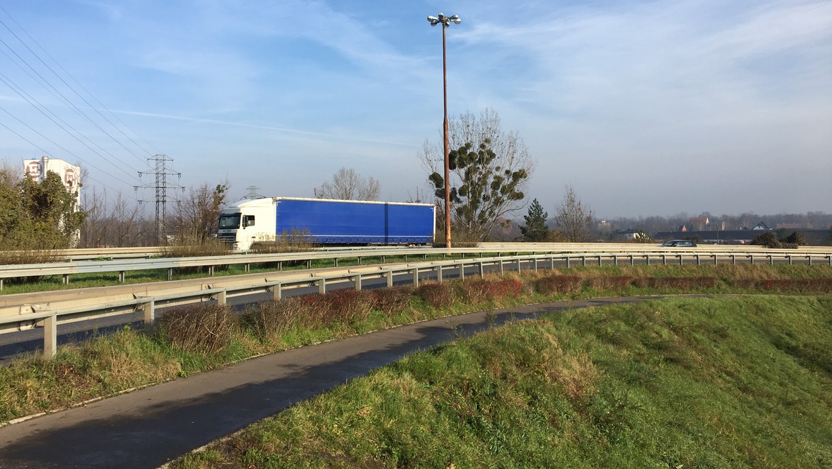 Ze względu na dużą liczbę pytań ws. przetargu na budowę Alei Wielkiej Wyspy już po raz drugi przesunięto termin otwarcia ofert, tym razem na 23 stycznia 2018 roku.