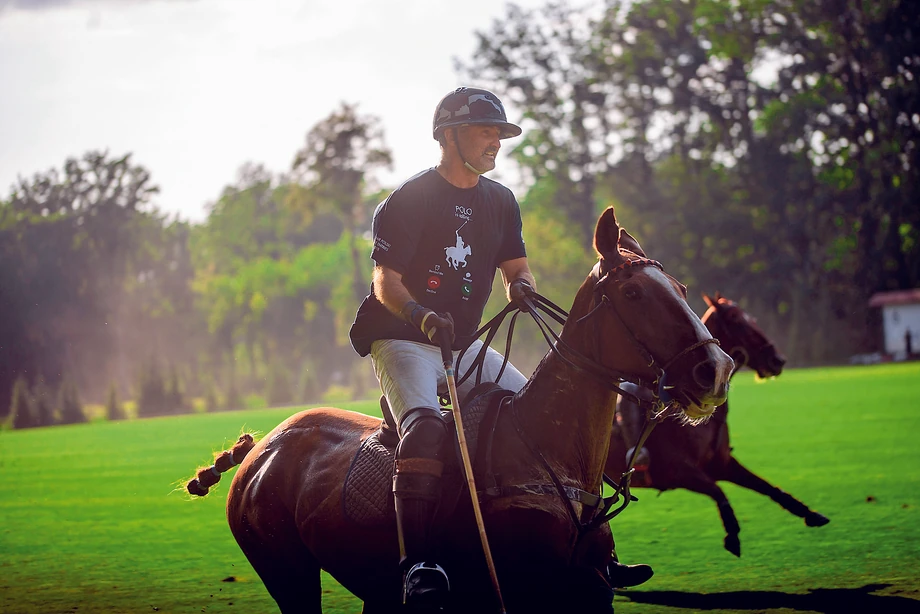 Tomasz Tokarczyk, właściciel Warsaw Polo Club, mówi, że polo jest dla niego pasją, nie działalnością biznesową