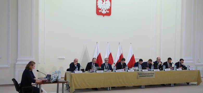Komisja weryfikacyjna rozpoczęła rozprawę ogólną, ale bez Gronkiewicz-Waltz. "Triumfuje spektakl polityczny"