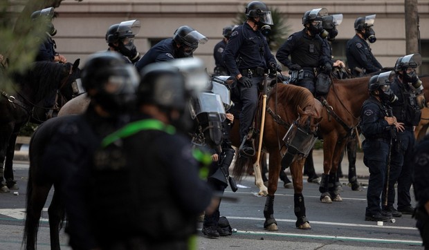 Policija Los Anđelesa na konjima