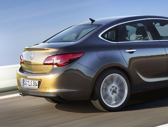 Opel astra sedan