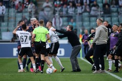 Na boisku 'iskrzyło'. W meczu Legii i Lecha padły 4 bramki, ale na końcu cieszył się... Raków [WIDEO]