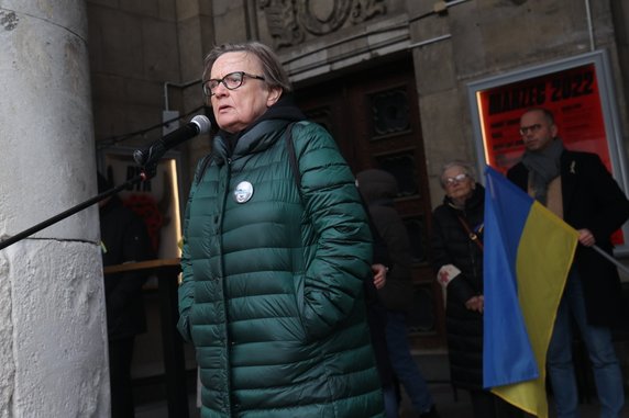 Niedzielna demonstracja na znak solidarności z Ukrainą w stolicy, Agnieszka Holland, 6 marca