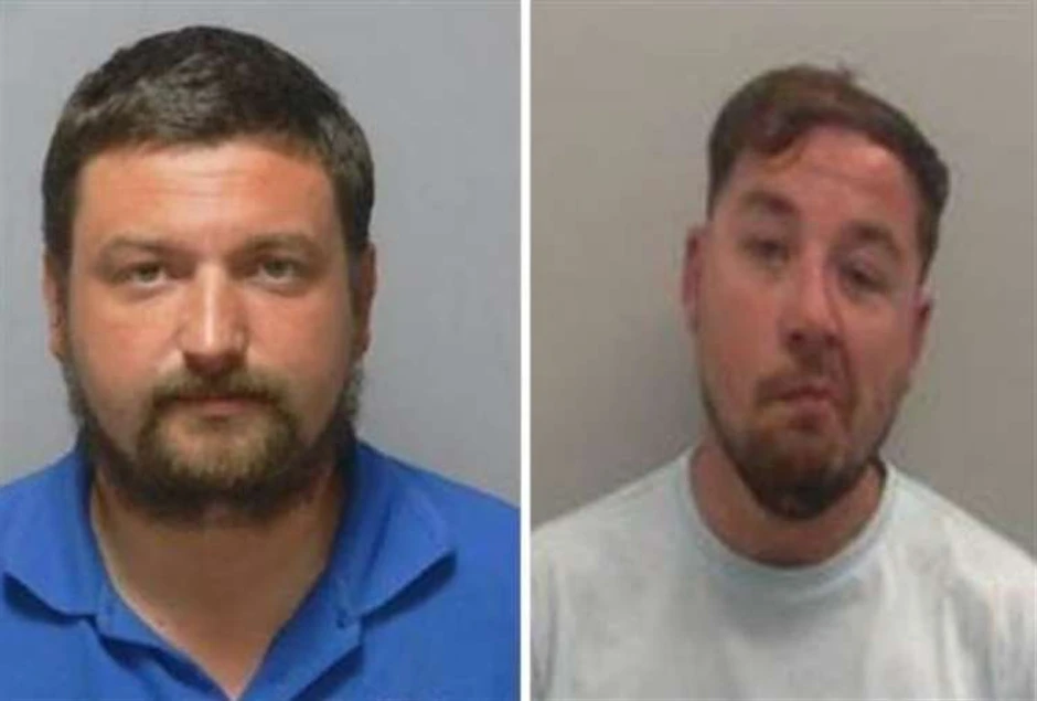 Ben Bat (levo), Džošua Pejdž (desno)