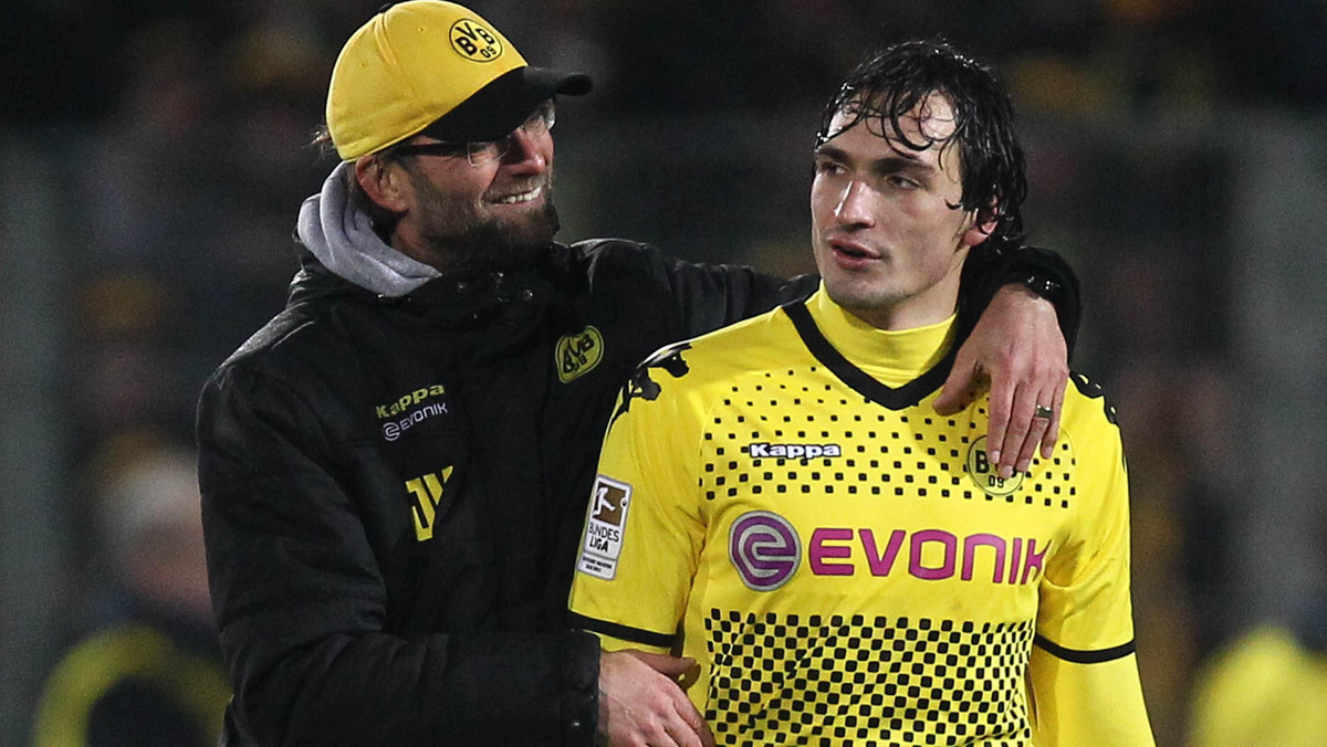 Obrońca Borussii Dortmund, Mats Hummels jest głównym kandydatem do zastąpienia w Manchesterze United kontuzjowanego Nemanji Vidicia - donoszą angielskie media.