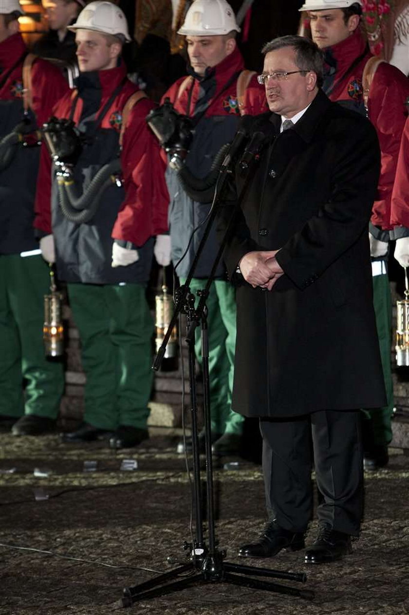 Gwizdy i krzyki, bo prezydent  oddawał hołd zabitym górnikom