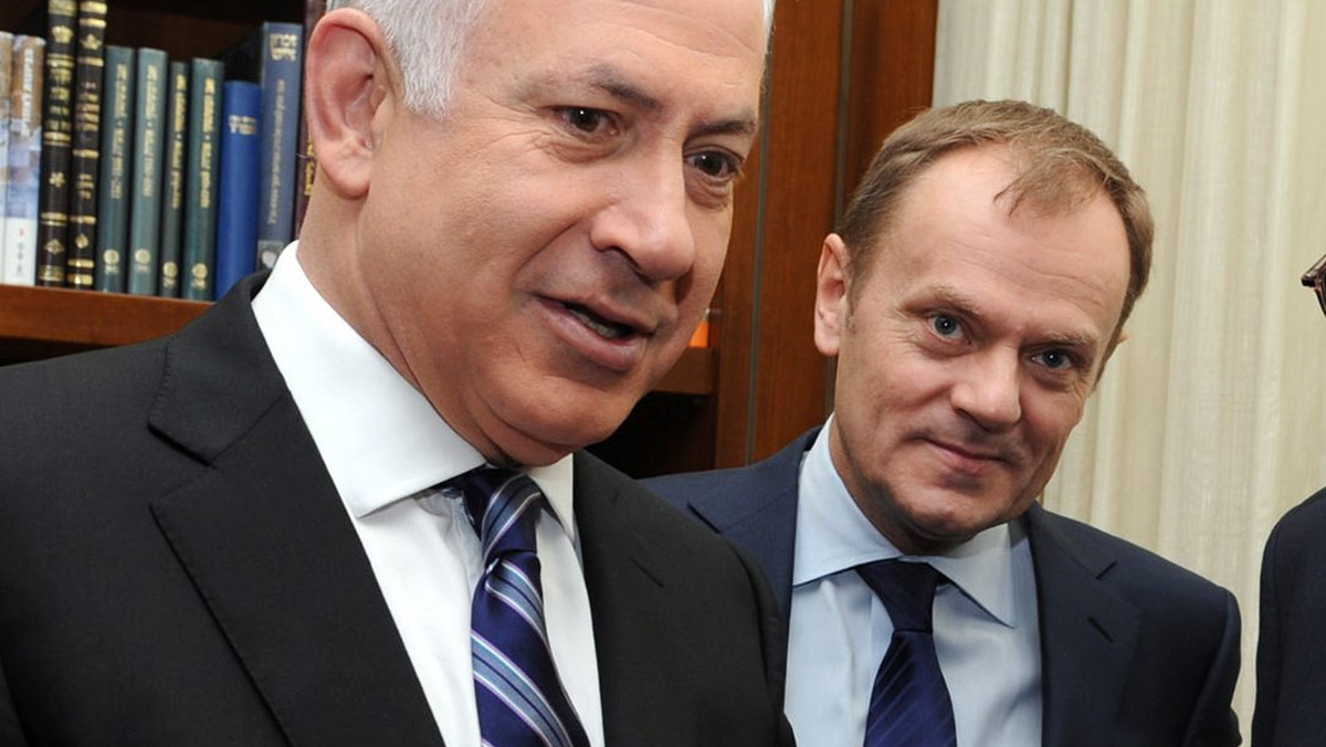 - Drodzy przyjaciele, możecie liczyć na nasze wsparcie. Izrael ma prawo oczekiwać od UE pełnego wsparcia wszędzie tam, gdzie Izrael gwarantuje bezpieczeństwo. To globalny interes - powiedział premier Donald Tusk, który wraz z szefem MON gości z wizytą w Izraelu. Ministrowie obrony Polski i Izraela Bogdan Klich i Ehud Barak podpisali w Jerozolimie deklarację dotyczącą rozwoju współpracy obronnej. Polska i Izrael pogłębią współpracę wojskową, odbędą m.in. wspólne ćwiczenia pilotów samolotów F-16.