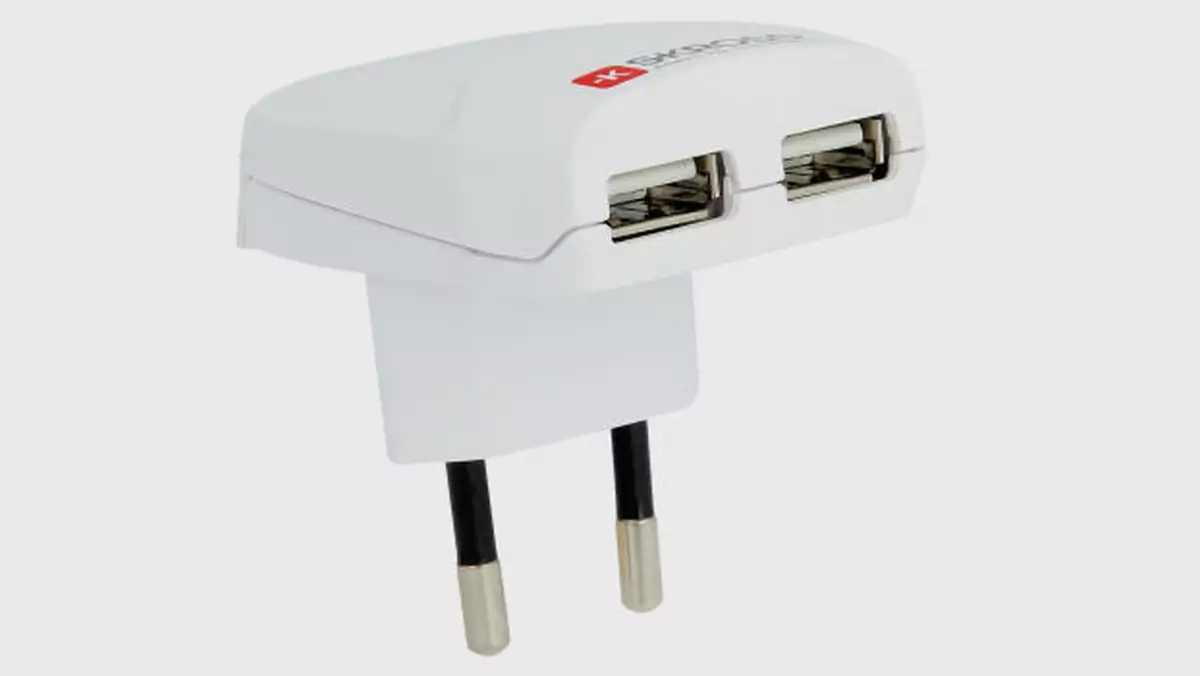 Skross Euro USB Charger ładuje dwa urządzenia jednocześnie