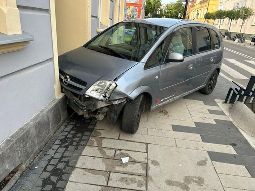 A crazy final of theft. Collision and destruction in the center of Kwidzyn
