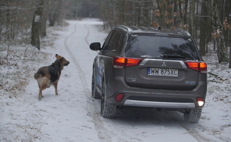 Mitsubishi outlander PHEV 2016