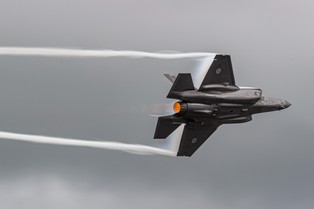 F-35 tylko cudem uniknął trafienia! Rakieta Hutich minęła go o włos