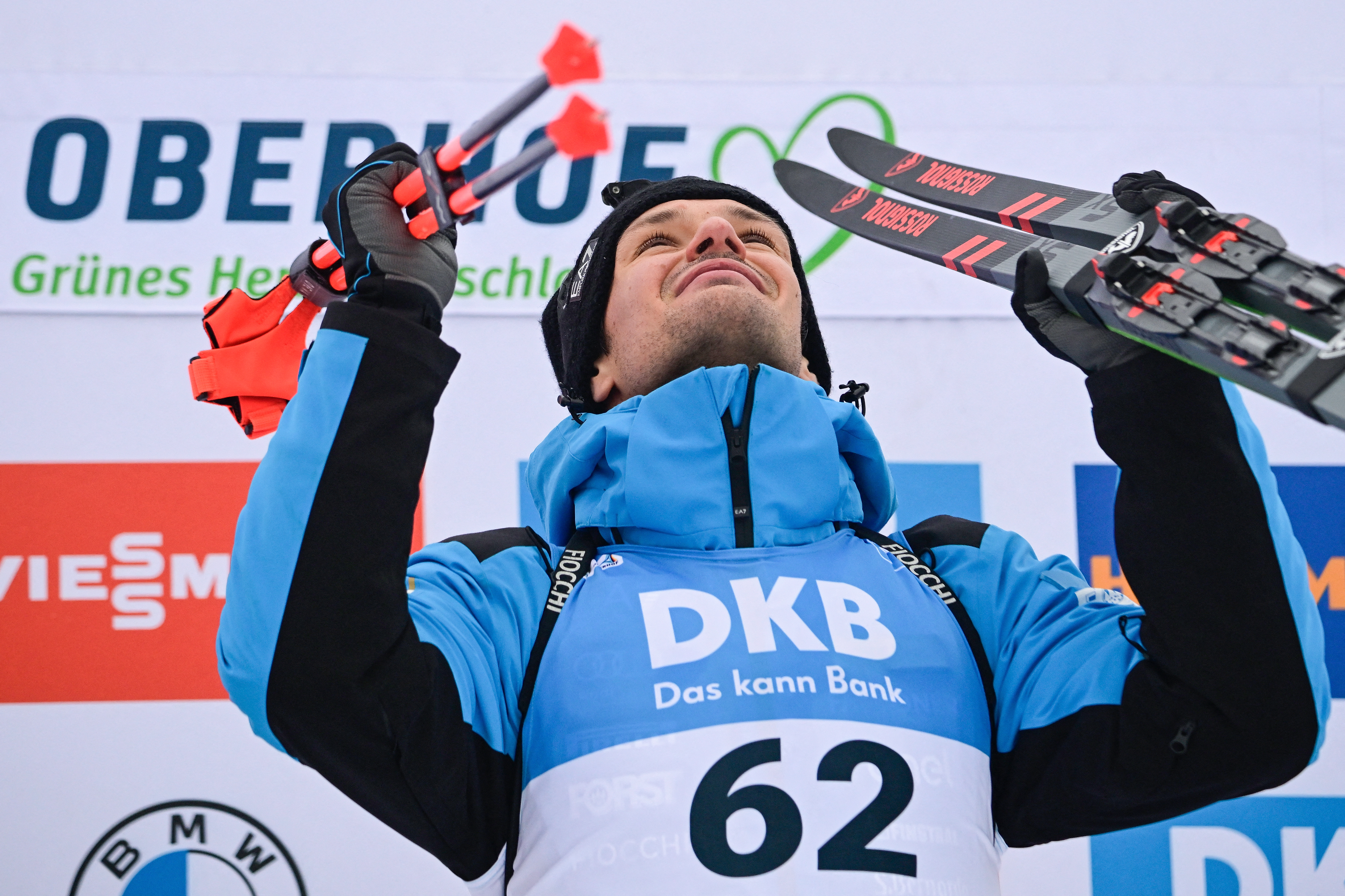 Tra lacrime e gioia: Giacomel vince a Oberhof per l'amico scomparso