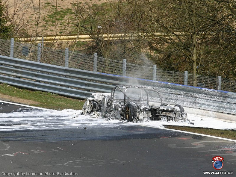 Zdjęcia szpiegowskie: nowe Audi RS8 spłonęło na Nürburgringu