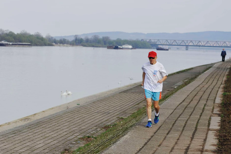 Duž reka se šire nesnosni mirisi