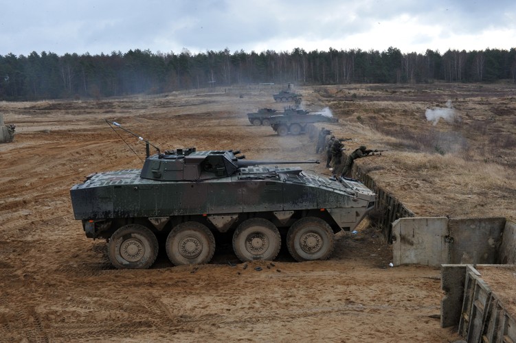 Zobacz też <a href='http://forsal.pl/galerie/857089,zdjecie,1,ostre-strzelanie-polsko-amerykanskich-oddzialow-na-poligonie-w-drawsku-pomorskim.html' style='color: blue'>ostre strzelanie polsko-amerykańskich oddziałów na poligonie w Drawsku Pomorskim </a>  <br><br>fot. (mb/cat) PAP/Marcin Bielecki