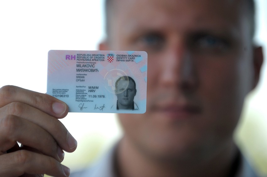 Ćirilica je već u ličnim dokumentima: Klikni za uvećanje (+)