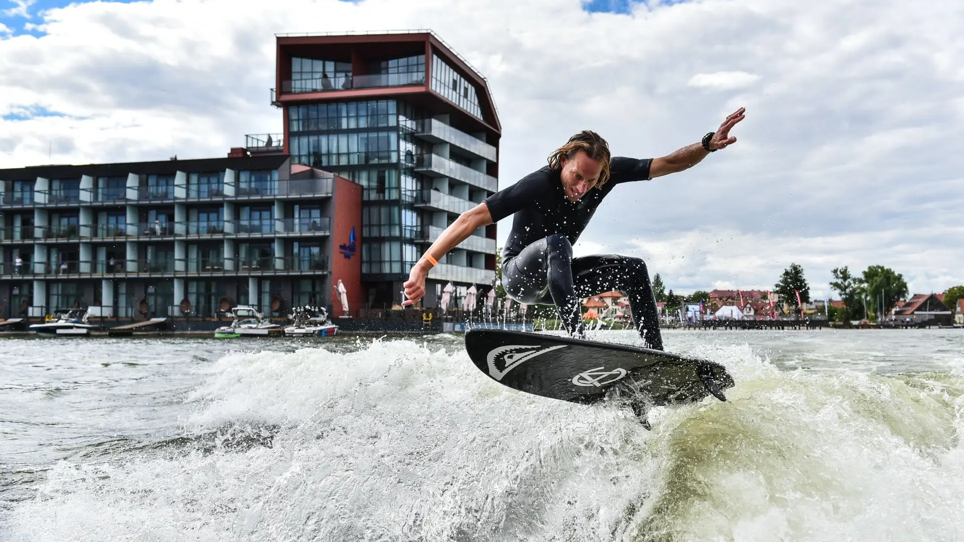 Imponujące tricki, piękne surferki i Martina M. Tak było na WakeGP