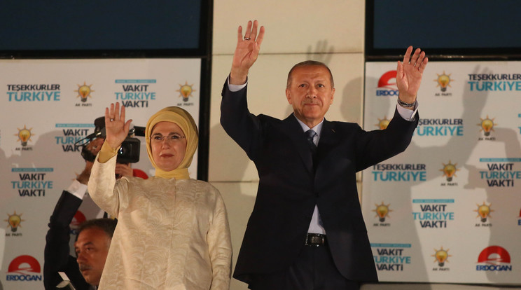 Erdogan újraválasztott török államfő a feleségével/ Fotó: GETTY IMAGES