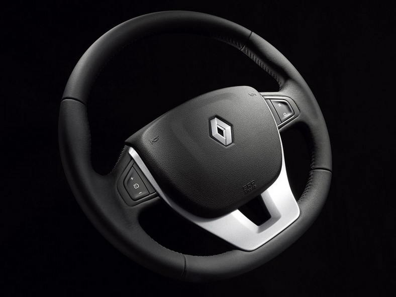 Zdjęcia szpiegowskie: nowy Renault Laguna na krótko przed premierą (+ wideo)