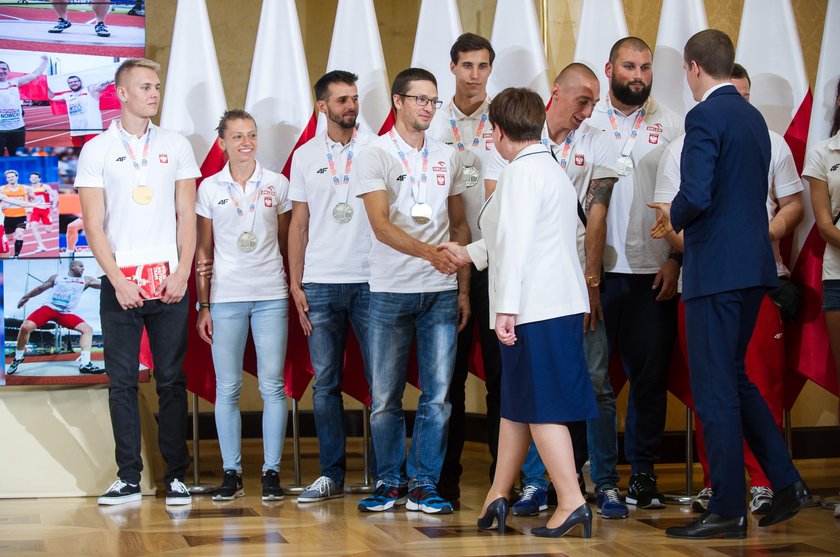 Wielki powrót lekkoatletów. Witała ich premier Szydło