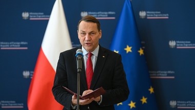 radosław sikorski pochwalił decyzję prezydenta nawrockiego. " dobrze się stało"