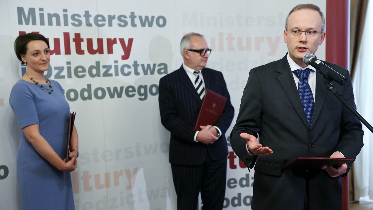 Ministerstwo Kultury powołało Ośrodek Badań nad Totalitaryzmem im. Witolda Pileckiego. Nowo powstała instytucja ma ożywić badania nad ludobójstwem niemieckim i sowieckim w Polsce oraz zająć się upowszechnianiem wiedzy o nim na świecie – pisze "Gazeta Polska codziennie"