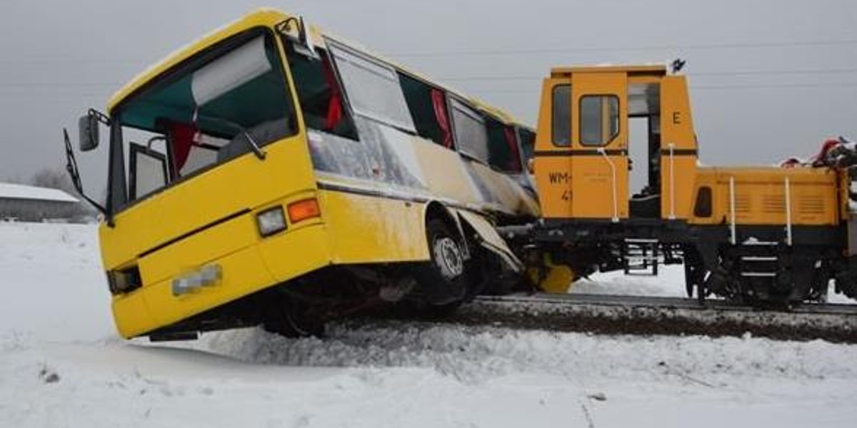 Zderzenia autobusu z drezyną